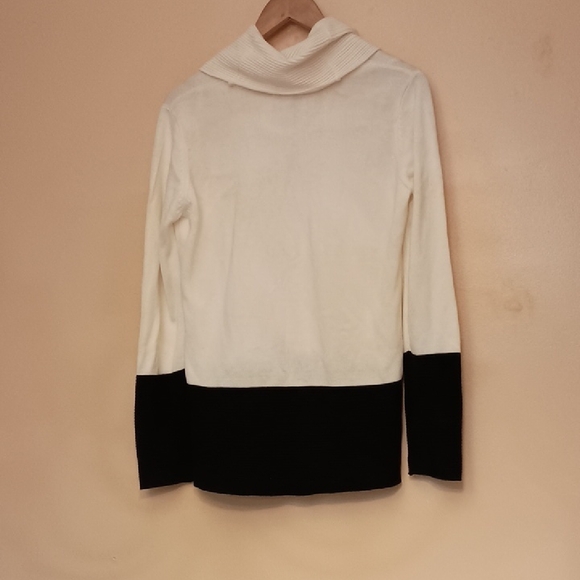Calvin Klein White and Black Cowl Neck Sweater, Sz M - Picture 6 of 8